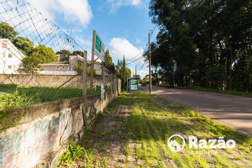 Terreno Murado no Abranches – Espaço Versátil em Local Privilegiado.