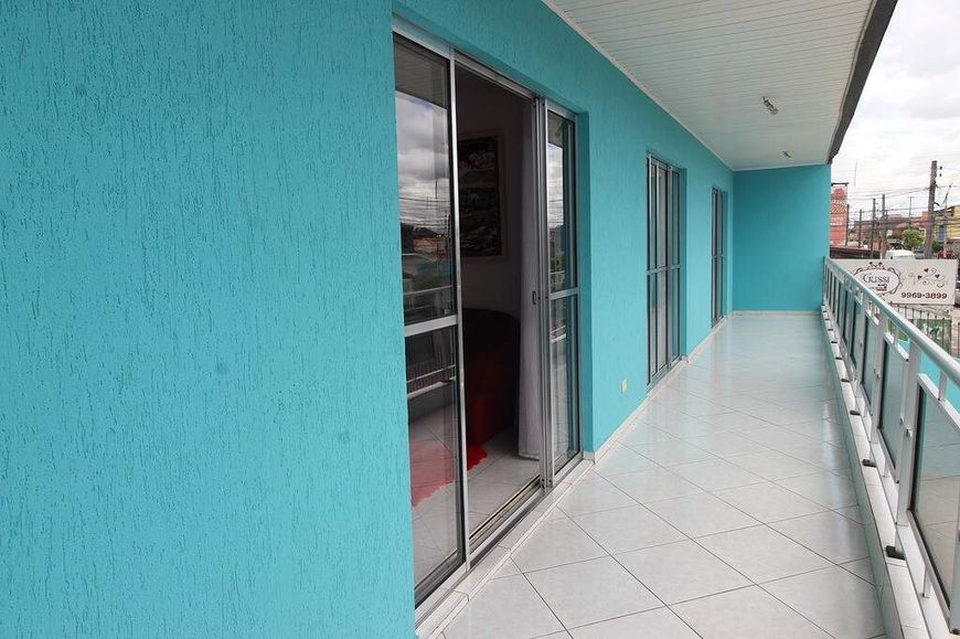 Sobrado com 200m² 3 quartos, à venda, no bairro Uberaba em Curitiba