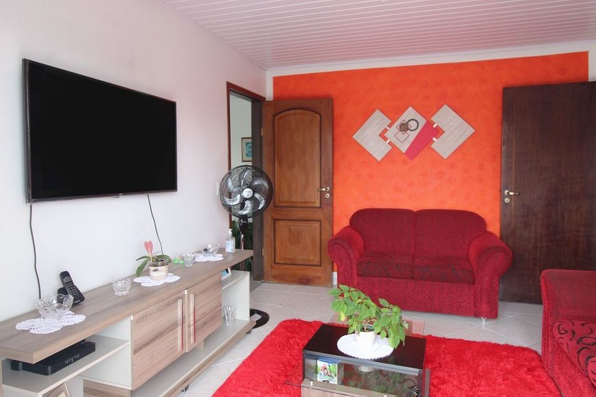 Sobrado com 200m² 3 quartos, à venda, no bairro Uberaba em Curitiba
