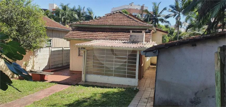Terreno para venda tem 480 metros quadrados em Boa Vista - Curitiba - PR