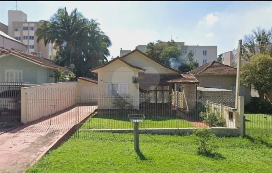 Terreno para venda tem 480 metros quadrados em Boa Vista - Curitiba - PR