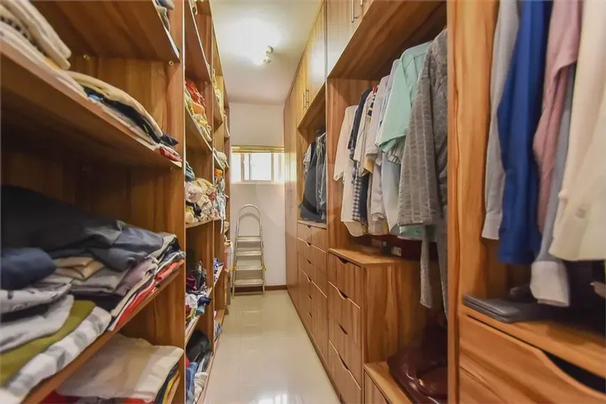 Térrea para venda com 230 metros quadrados com 4 quartos em São Braz - Curitiba - PR
