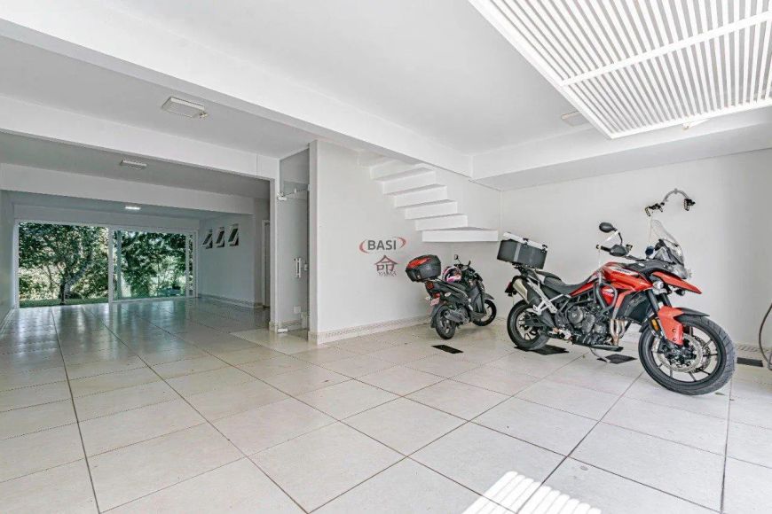 Localização privilegiada, próximo ao Parque Barigui e ParkShopping