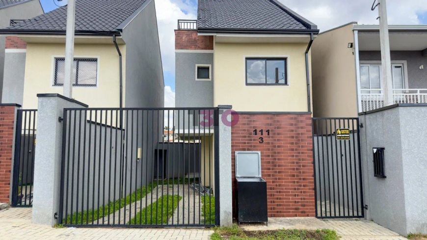Sobrado à venda com 3 quartos sendo 1 suíte, por R$ 630.000,00 - Xaxim - Curitiba/PR