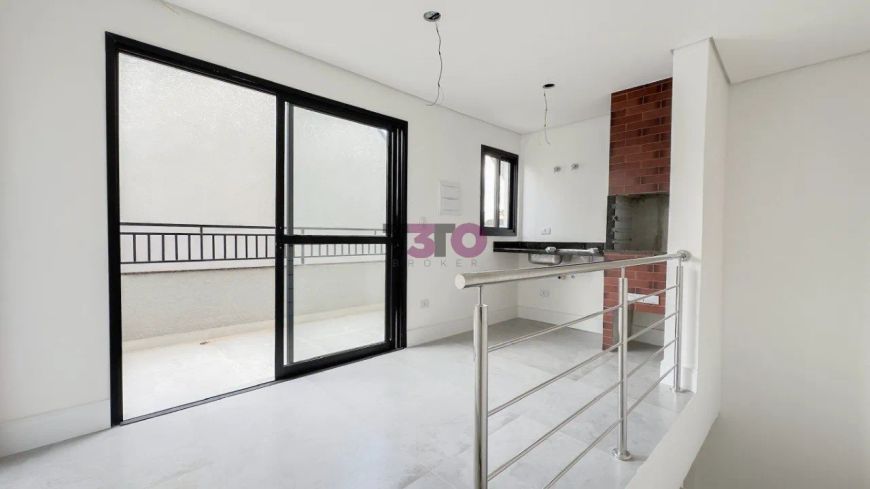 Sobrado à venda com 3 quartos sendo 1 suíte, por R$ 630.000,00 - Xaxim - Curitiba/PR