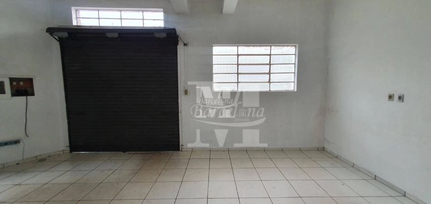 LOJA DE ESQUINA NO SANTA QUITÉRIA.