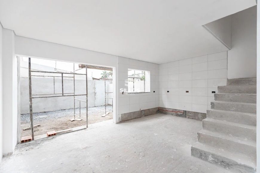 Sobrado 02 com 03 Quartos, Closet e 02 Vagas no Hauer