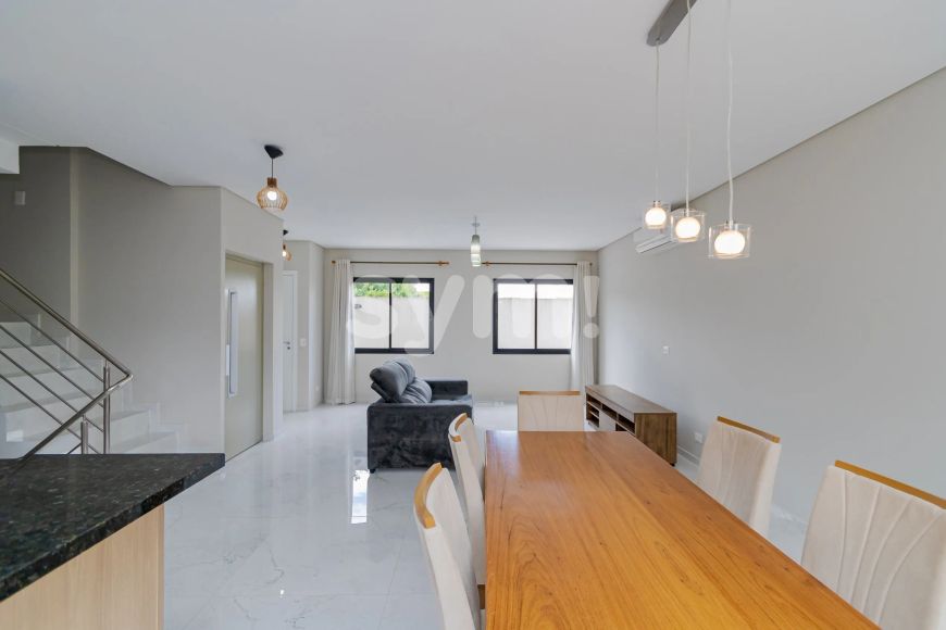 Triplex semi mobiliado no Hugo Lange