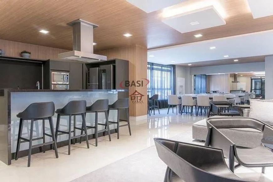 3 dormitórios, 2 vagas, apartamento novo no Ecoville