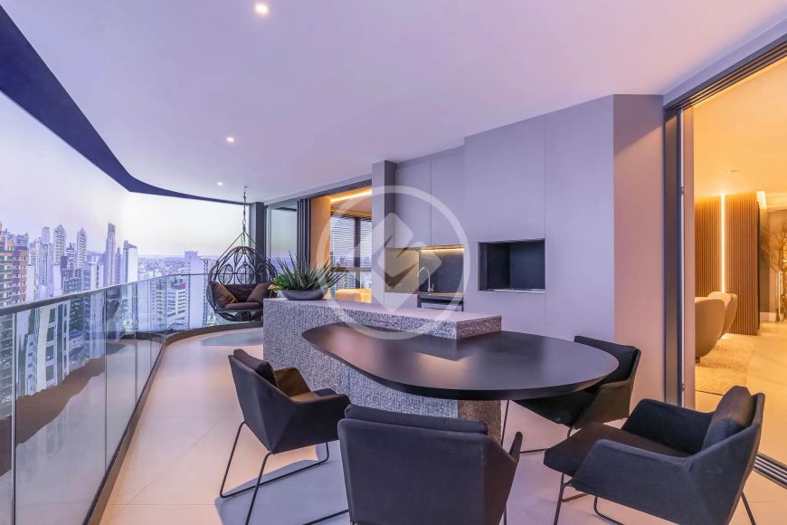 Apartamento com 3 suítes e 4 vagas de garagem no Água Verde em frente ao Clube Curitibano codigo: 94