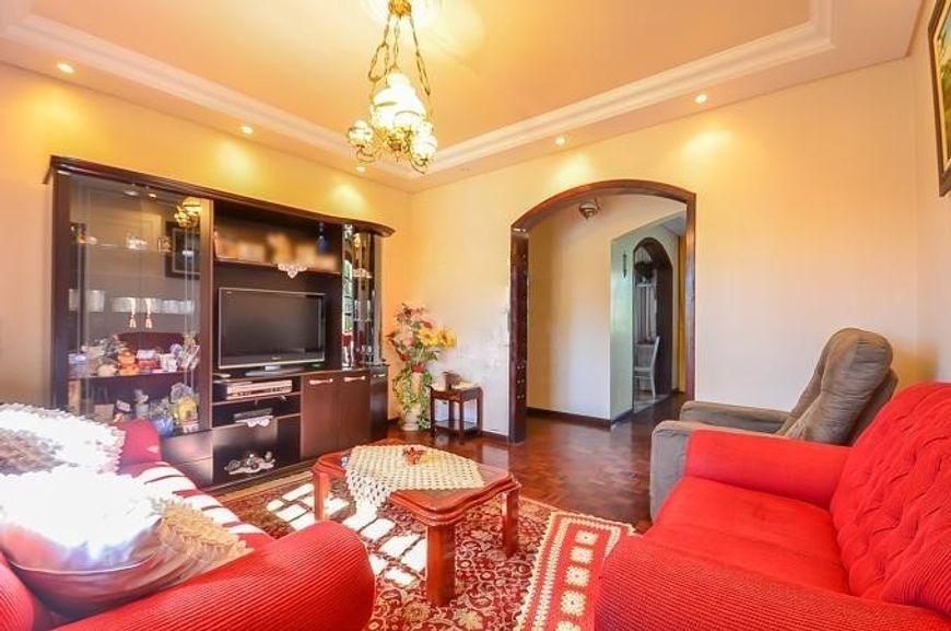 Sobrado semi-mobiliado (5 quartos e 3 bw) + edícula (2 quartos e 1 bw) com 289m² em terreno de 360m²