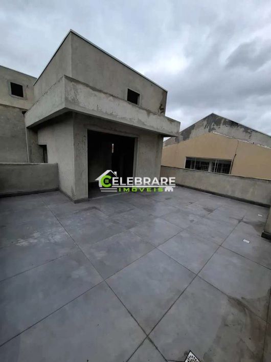 SOBRADO NOVO UBERABA,03 QTS,SUÍTE,SACADA,CHURRASQ.,GAR. COBERTA