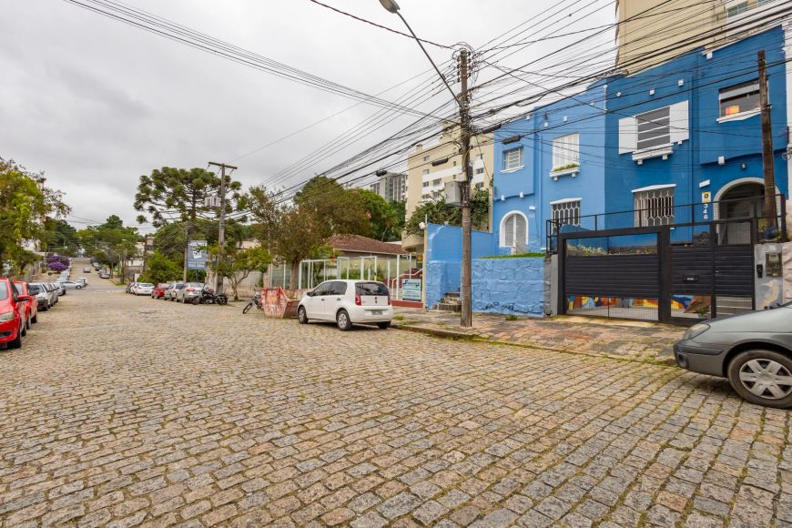 Sala Comercial Nova nas Mercês | 14 Estações, Reunião, Internet, Climatização e Ótima localização