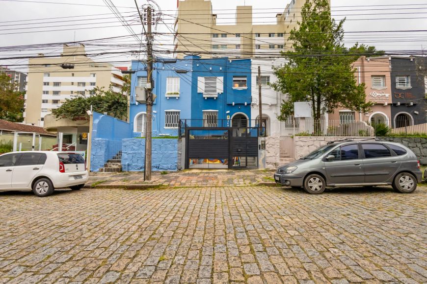 Sala Comercial Nova nas Mercês | 14 Estações, Reunião, Internet, Climatização e Ótima localização
