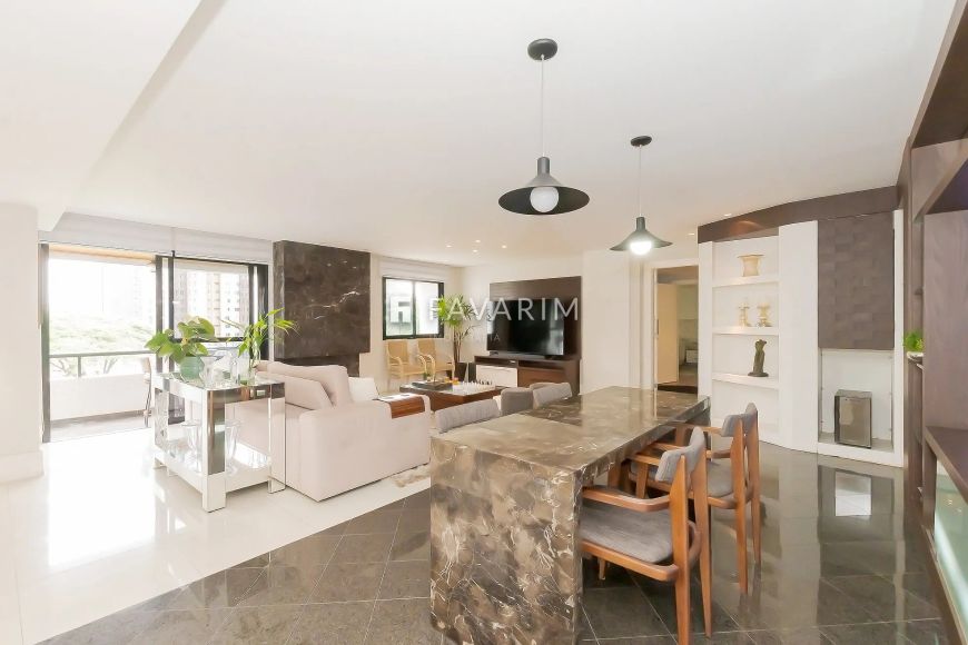 APARTAMENTO com 3 dormitórios à venda com 260m² por R$ 2.400.000,00 no bairro Água Verde - CURITIBA
