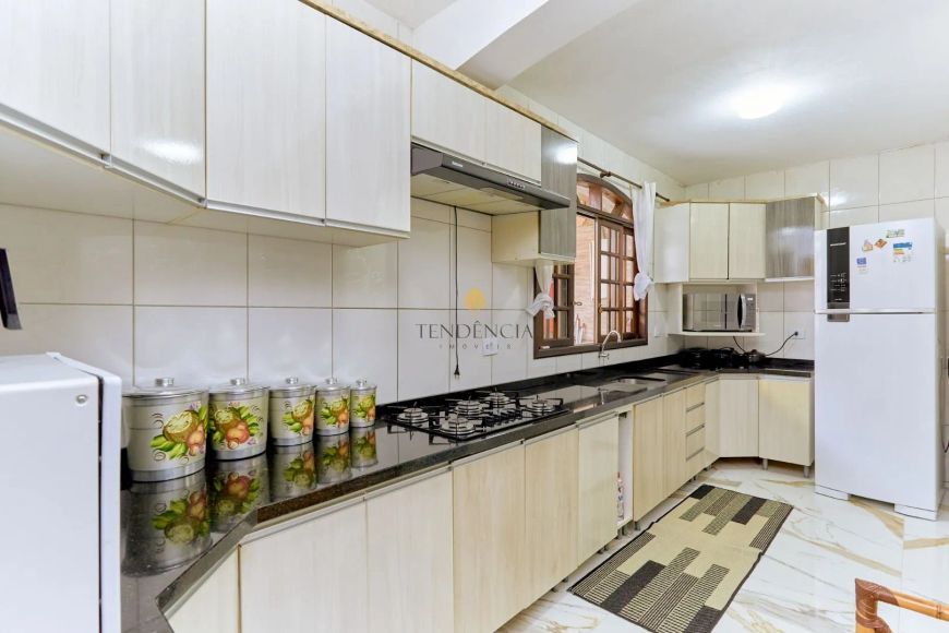 Sobrado com 4 quartos à venda, 162 m por R 650.000 - Xaxim - Curitiba PR