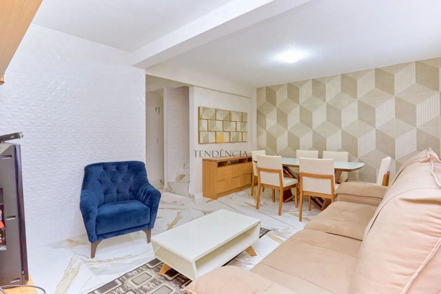 Sobrado com 4 quartos à venda, 162 m por R 650.000 - Xaxim - Curitiba PR