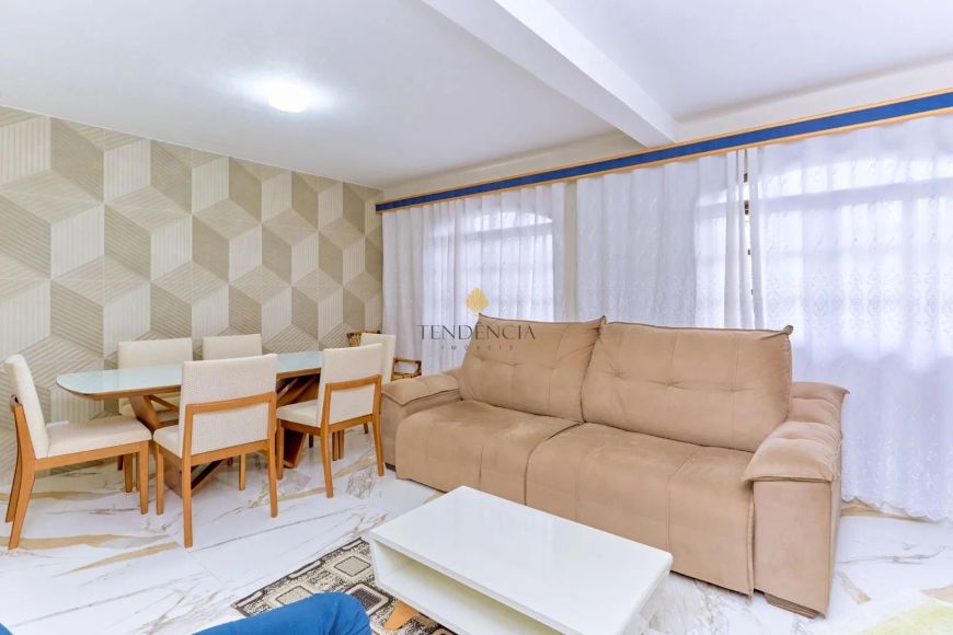 Sobrado com 4 quartos à venda, 162 m por R 650.000 - Xaxim - Curitiba PR