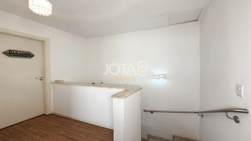 SOBRADO DUPLEX INTERNO COM 3 QUARTOS E SALA PARA DOIS AMBIENTES Sobrado duplex interno com 3 quartos