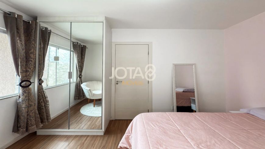 SOBRADO DUPLEX INTERNO COM 3 QUARTOS E SALA PARA DOIS AMBIENTES Sobrado duplex interno com 3 quartos