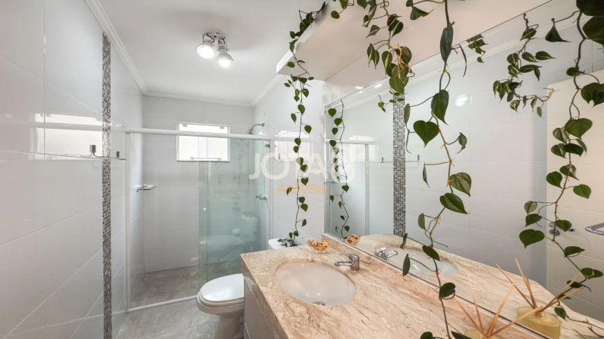 SOBRADO DUPLEX INTERNO COM 3 QUARTOS E SALA PARA DOIS AMBIENTES Sobrado duplex interno com 3 quartos