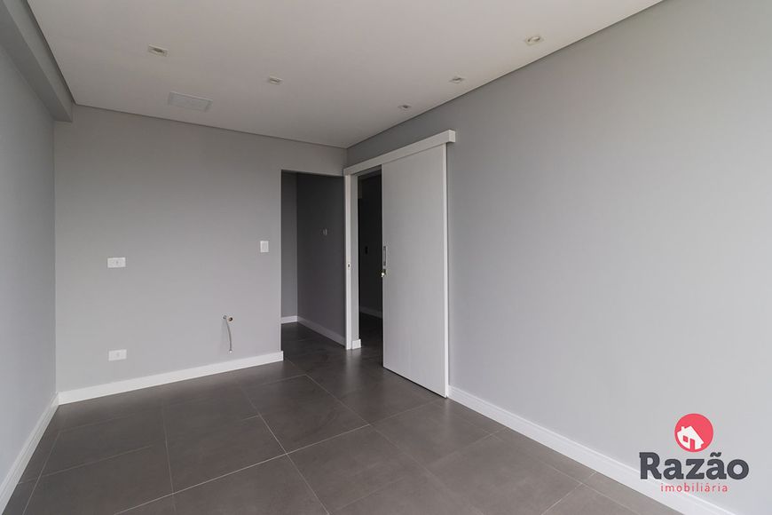 CONJUNTO COMERCIAL COM ÁREA TOTAL 109,52m² - CENTRO - REF 5638-RAZÃO
