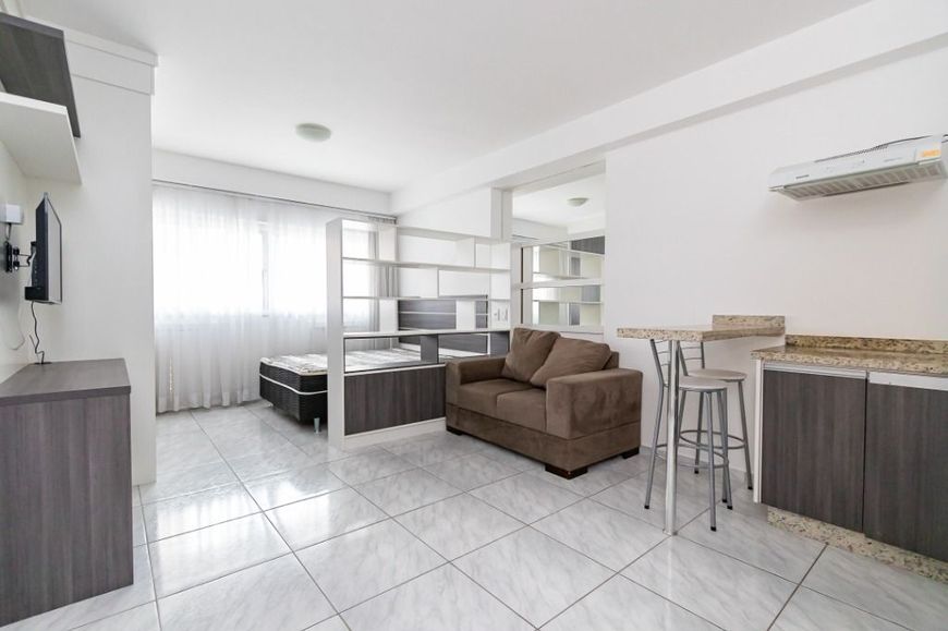 Apartamento com 1 dormitório para alugar, 30 m² por R$ 2.300/mês - Centro - Curitiba/PR