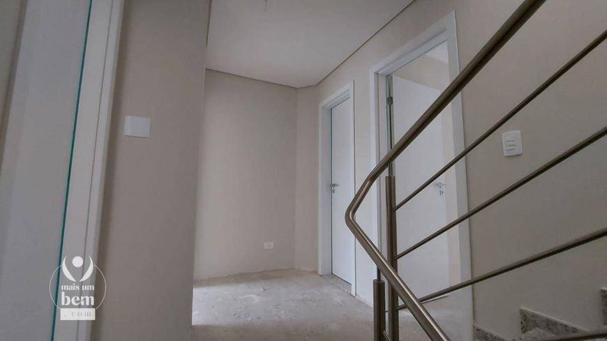 Sobrado com 141 m², terraço privativo, 3 quartos sendo 1 suíte à venda por R$ 799.000 - Uberaba - Cu