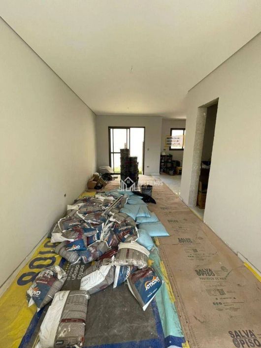 Sobrado com 3 dormitórios à venda, 127 m² por R$ 699.000,00 - Uberaba - Curitiba/PR