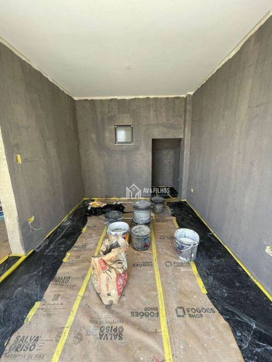 Sobrado com 3 dormitórios à venda, 127 m² por R$ 699.000,00 - Uberaba - Curitiba/PR