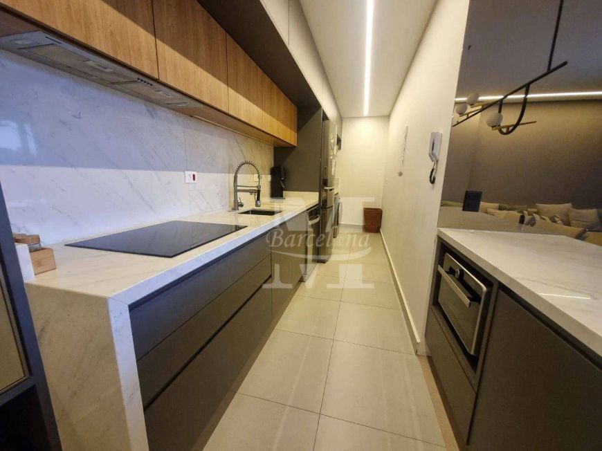 APARTAMENTO ALTO PADRÃO NO EDIFÍCIO HEDGE, BATEL, SEMI-MOBILIADO, ANDAR ALTO, 2 VAGAS. CONDOMÍNIO CL