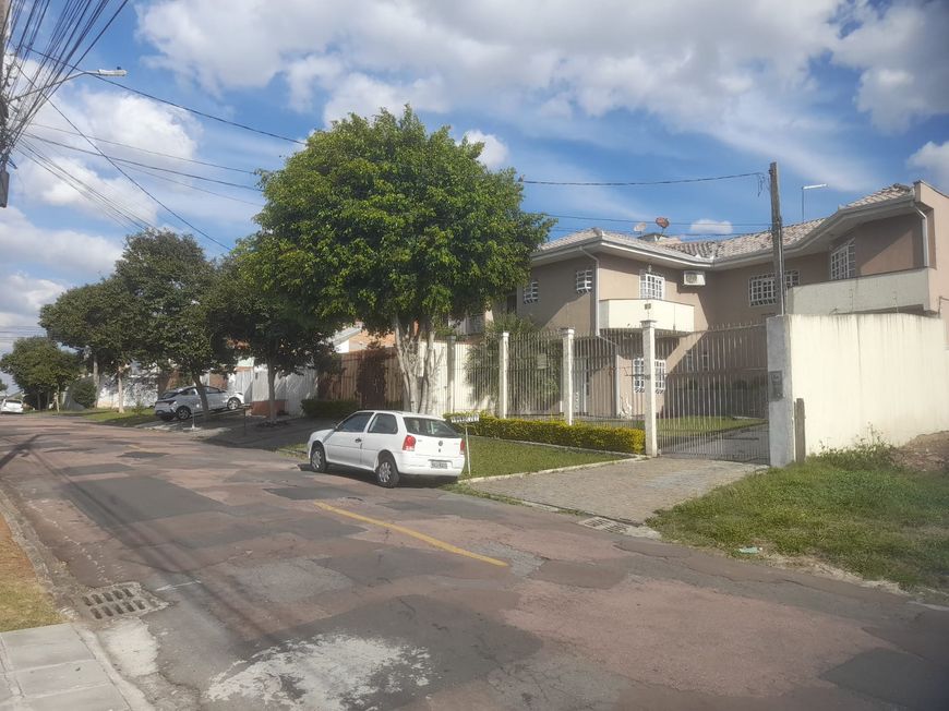 Imóvel para venda tem 150 metros quadrados em Atuba - Curitiba - PR