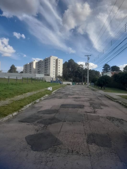 Imóvel para venda tem 150 metros quadrados em Atuba - Curitiba - PR
