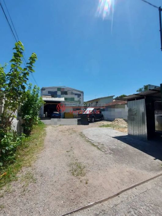 Excelente Barracão bairro Xaxim - Venda