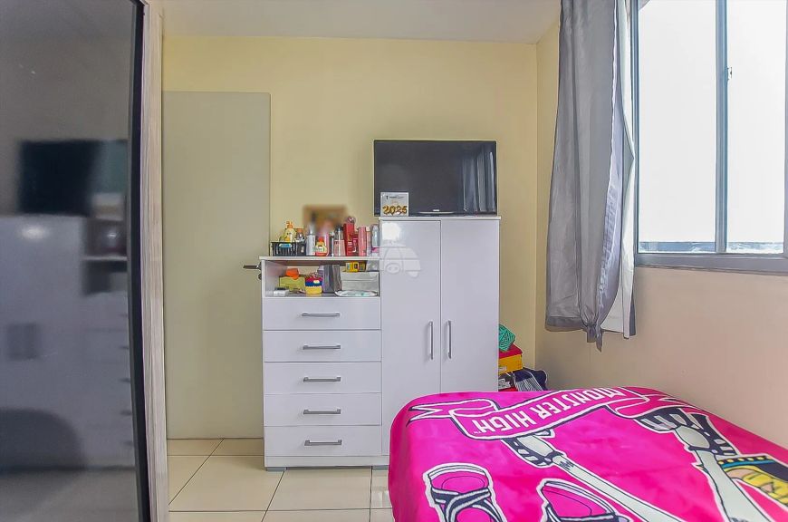 Imóvel para venda possui 45 metros quadrados com 2 quartos em Xaxim - Curitiba - PR