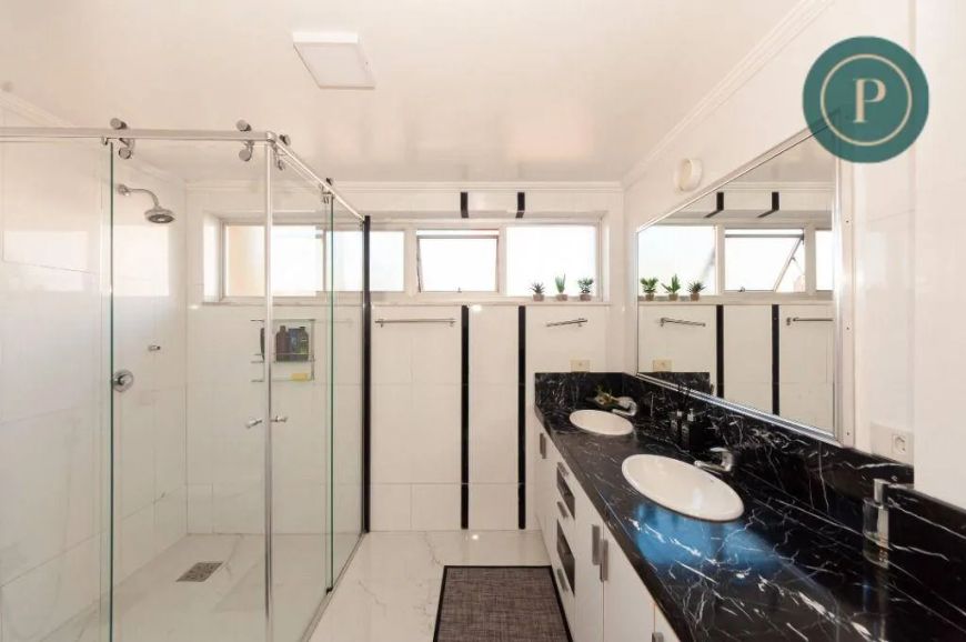 Apartamento com 3 dormitórios no Bigorrilho