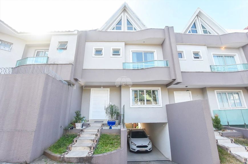 Sobrado Aconchegante no Pilarzinho, 241.43 m²