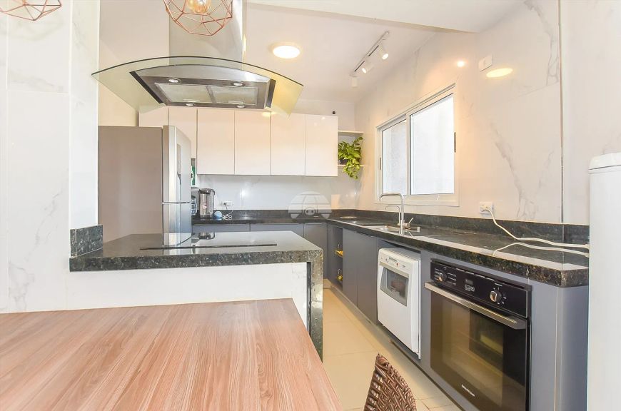Sobrado Aconchegante no Pilarzinho, 241.43 m²