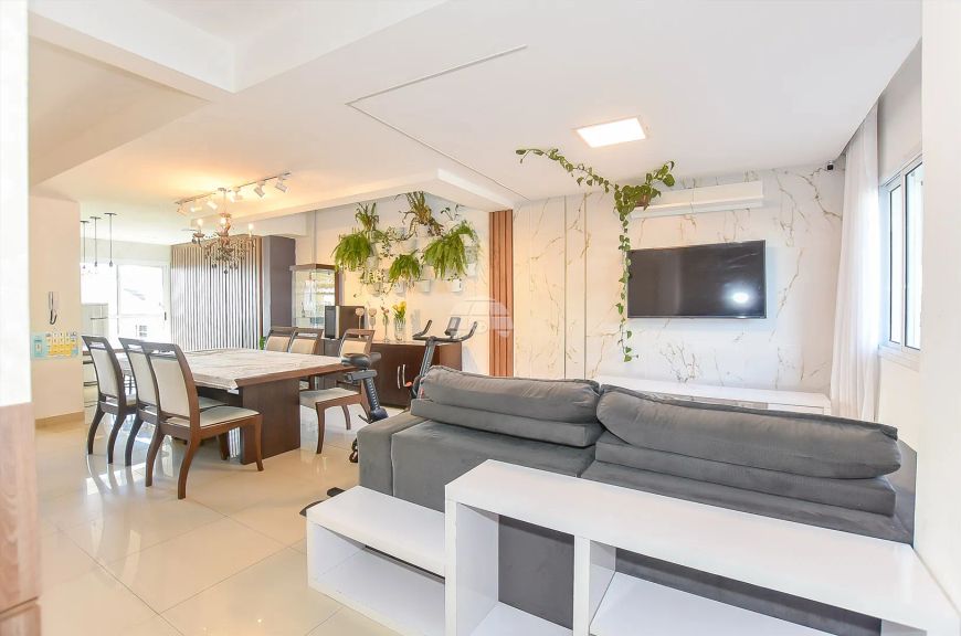 Sobrado Aconchegante no Pilarzinho, 241.43 m²