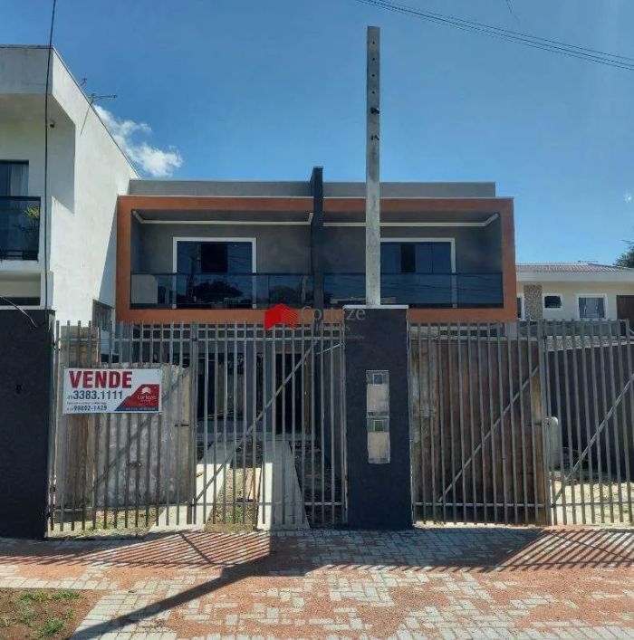 Sobrado com 121m² 3 quartos, à venda, no bairro Pinheirinho em Curitiba