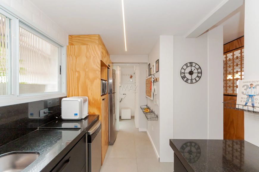 SOBRADO EM CONDOMÍNIO com 3 dormitórios à venda com 146.29m² por R$ 620.000,00 no bairro Santo Ináci