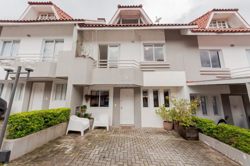 SOBRADO EM CONDOMÍNIO com 3 dormitórios à venda com 146.29m² por R$ 620.000,00 no bairro Santo Ináci