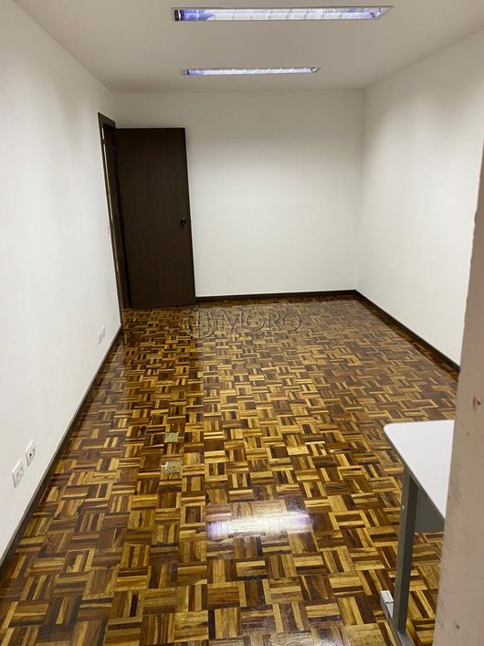 SALA COMERCIAL à venda com 199.69m² por R$ 900.000,00 no bairro Centro - CURITIBA / PR