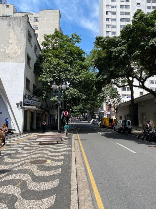 SALA COMERCIAL à venda com 199.69m² por R$ 900.000,00 no bairro Centro - CURITIBA / PR