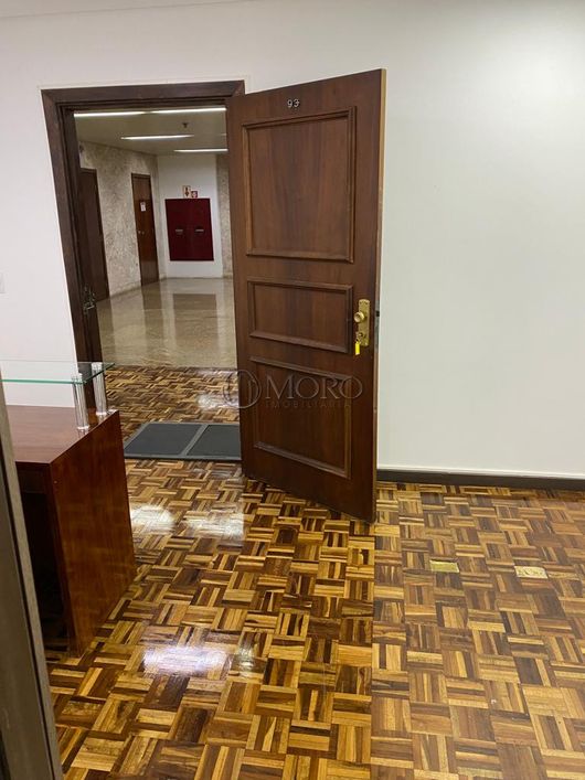 SALA COMERCIAL à venda com 199.69m² por R$ 900.000,00 no bairro Centro - CURITIBA / PR