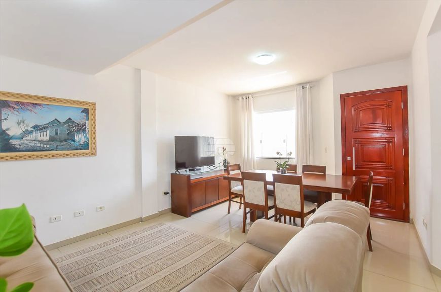 Sobrado para venda possui 127m² com 2 quartos em Guabirotuba - Curitiba - PR