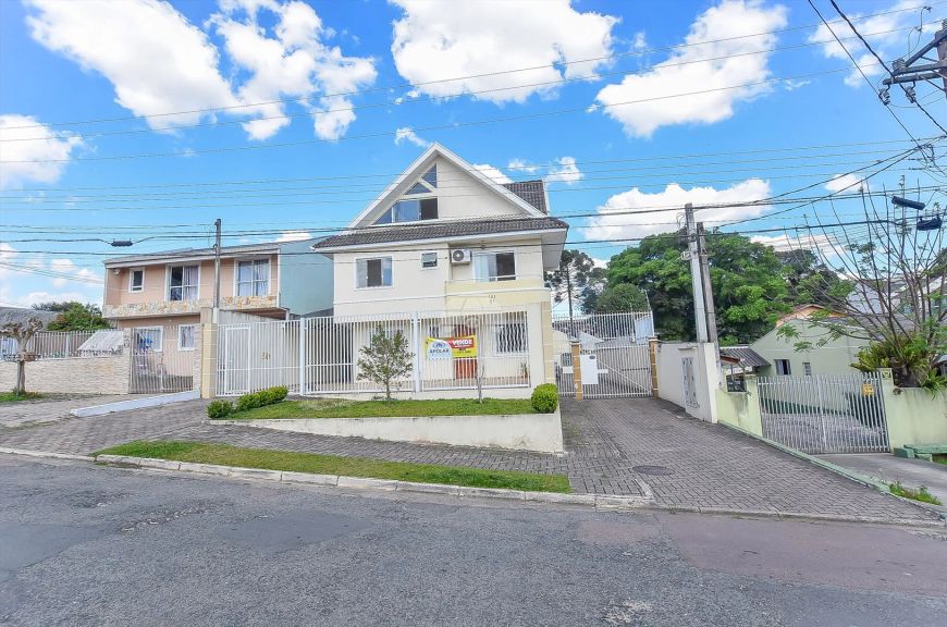 Sobrado para venda possui 127m² com 2 quartos em Guabirotuba - Curitiba - PR