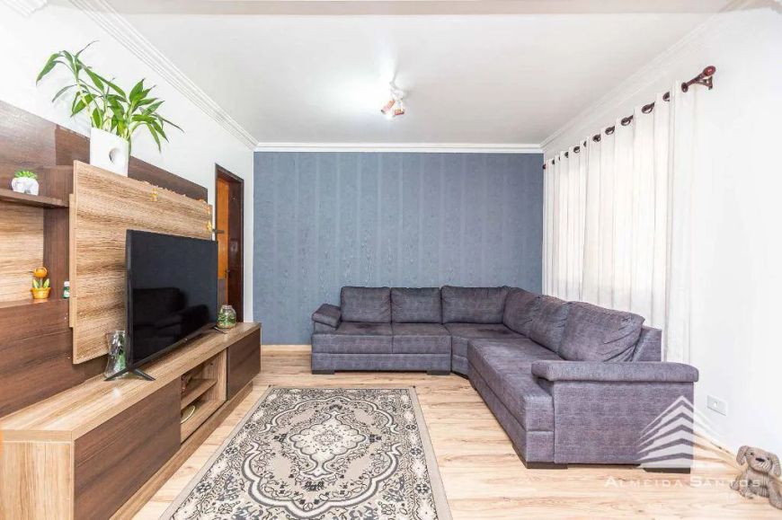 Casa a venda Novo Mundo, 3 dormitórios, 2 vagas de garagem