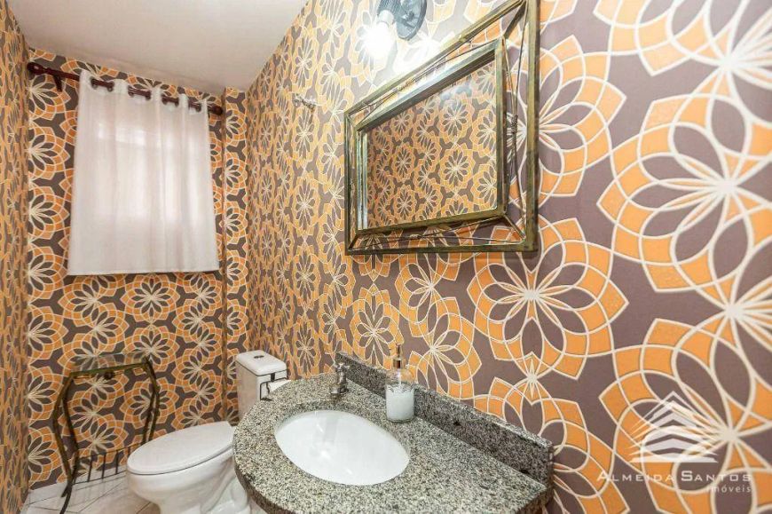 Casa a venda Novo Mundo, 3 dormitórios, 2 vagas de garagem