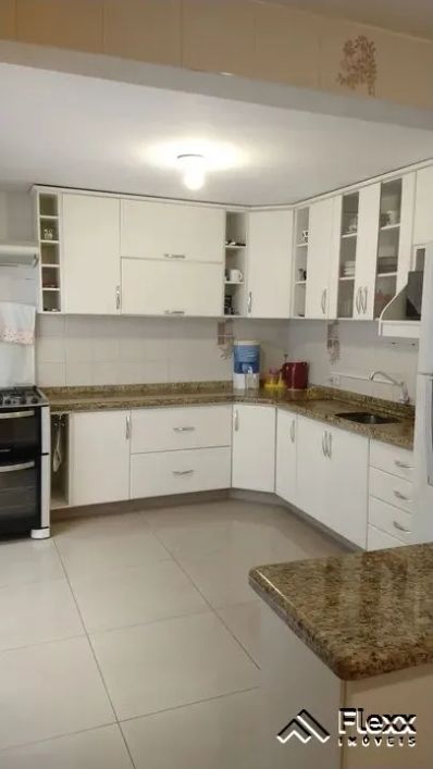 Sobrado com 3 dormitórios à venda, 130 m² por R$ 540.000,00 - Xaxim - Curitiba/PR
